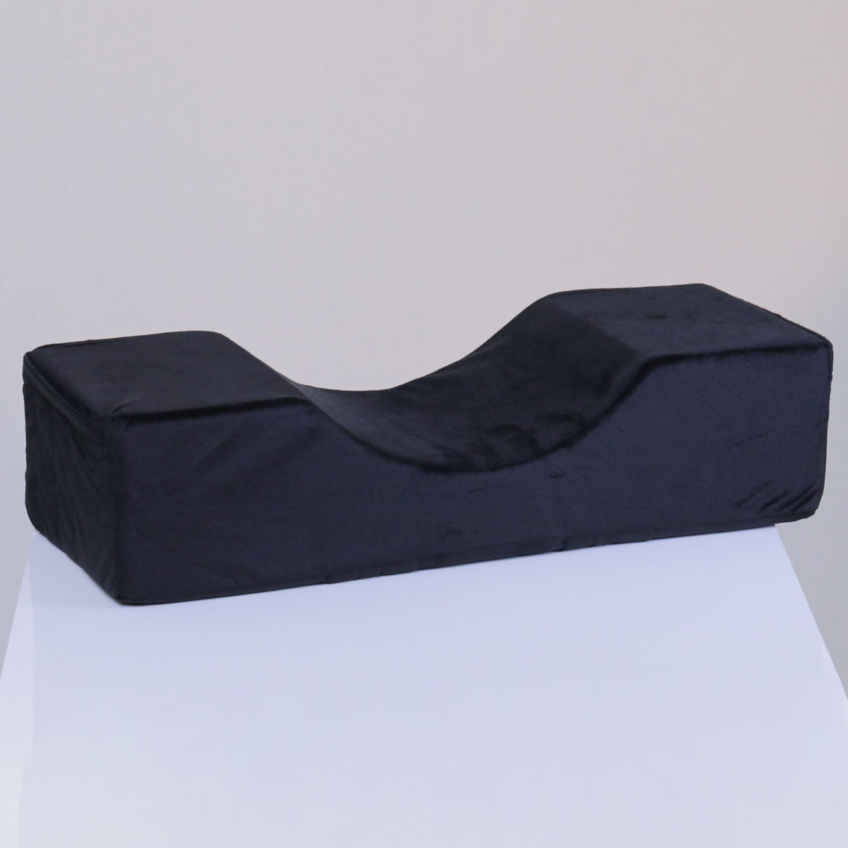 The U-Shaped Lash Pillow.