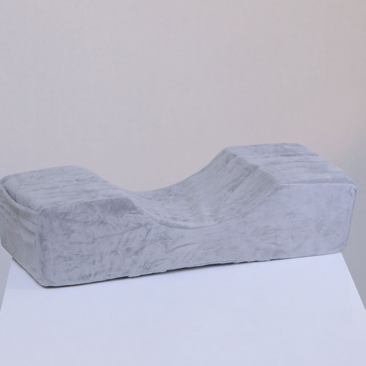 The U-Shaped Lash Pillow.